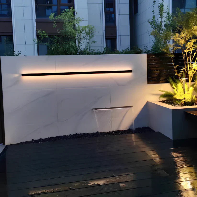 Linear Luxe Outdoor Wall Sconce - Weatherproof LED, Modern Facade Light