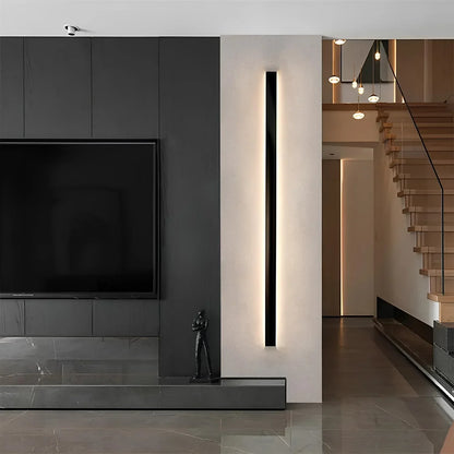 Linear Luxe Outdoor Wall Sconce - Weatherproof LED, Modern Facade Light