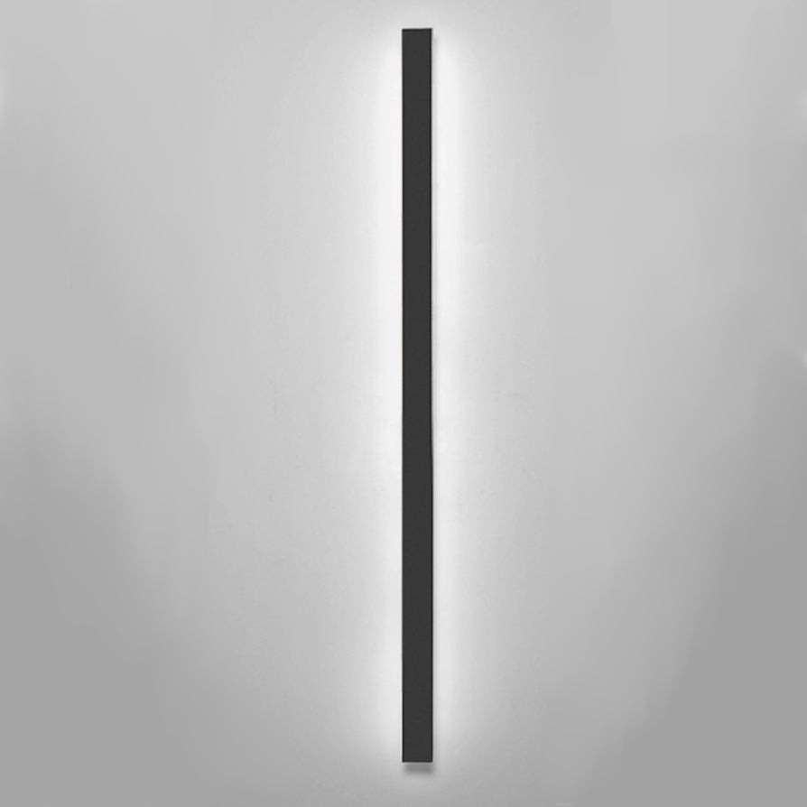 Linear Luxe Outdoor Wall Sconce - Weatherproof LED, Modern Facade Light
