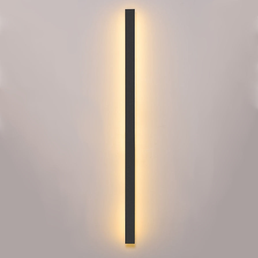 Linear Luxe Outdoor Wall Sconce - Weatherproof LED, Modern Facade Light