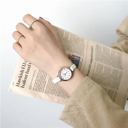 Premium Leather Vintage Watch - Small Round Dial